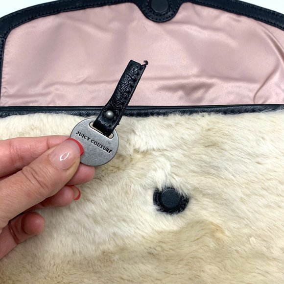 RARE JUICY COUTURE Cream Fur & Black Leather Wristlet Clutch - Picture 11 of 12